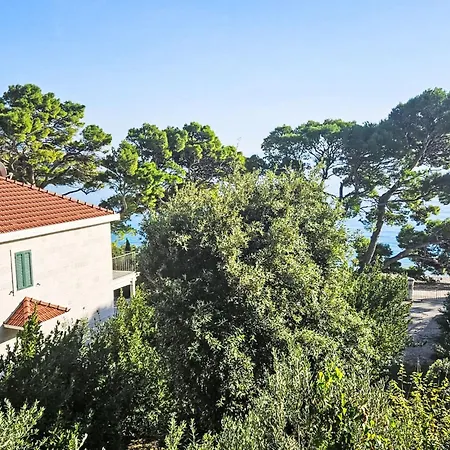 Im Erdgeschoss Fuer Zwei Personen Mit Einer Terrasse By Interhome * Brela